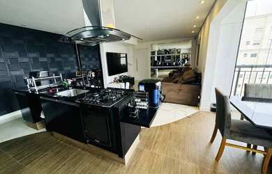 Imagem: A casa possui 2 Dormitórios, 3 Banheiros, 2 Vagas na garagem