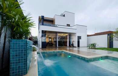 Imagem: A casa em condomínio possui 3 Dormitórios, 3 Banheiros, 4