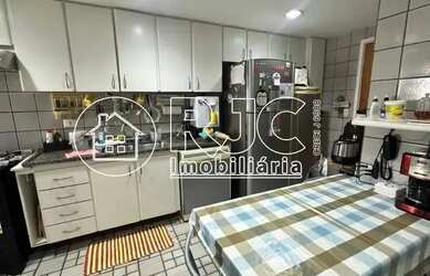 Imagem 5: Imóvel para venda possui 136 metros quadrados com 4 quartos em Barra...