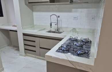 Imagem: O apartamento possui 2 Dormitórios, 2 Banheiros, 1 Vaga na