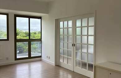 Imagem 2: LINDO APARTAMENTO EM CONDOMINIO EM FRENTE A PRAIA- QUARTO COM CLOSET E SALA COM COZINHA AM