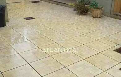 Imagem: A casa possui 2 Dormitórios, 2 Banheiros, 1 Vaga na garagem