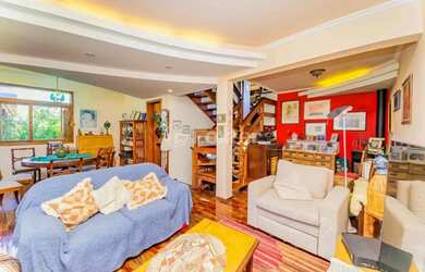 Imagem: A casa em condomínio possui 3 Dormitórios, 3 Banheiros, 2