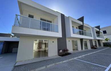 Imagem: A casa em condomínio possui 3 Dormitórios, 3 Banheiros, 2