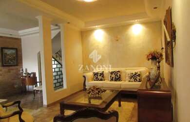 Imagem 4: Sobrado Espaçoso com Piscina em Terreno Privilegiado