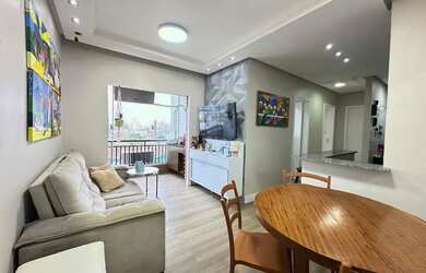 Imagem: O apartamento possui 2 Dormitórios, 1 Banheiro, 1 Vaga na garagem