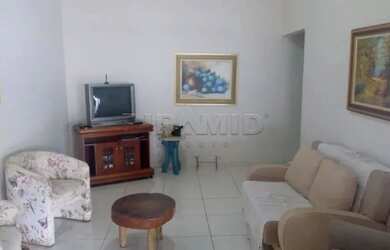 Imagem: A casa possui 2 Dormitórios, 4 Banheiros, 5 Vagas na garagem