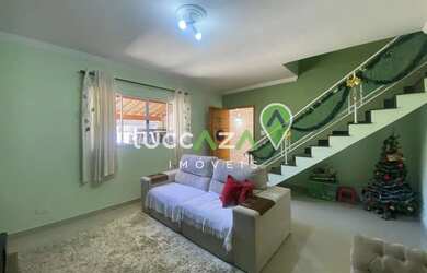 Imagem: A casa possui 3 Dormitórios, 3 Banheiros, 2 Vagas na garagem