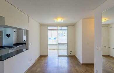 Imagem: O apartamento possui 2 Dormitórios, 2 Banheiros, 2 Vagas na