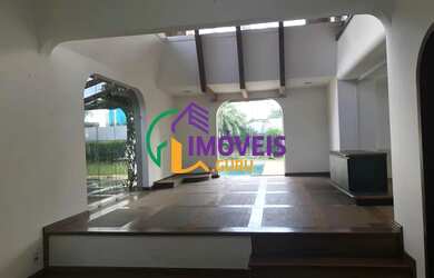 Imagem: A casa possui 5 Dormitórios, 5 Banheiros, 5 Vagas na garagem