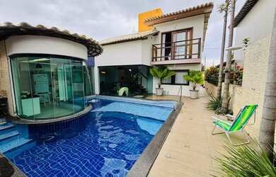 Imagem: A casa em condomínio possui 5 Dormitórios, 5 Banheiros, 2