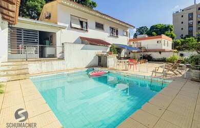 Imagem 10: Casa em Cristal. 247m² de Área, 4 Vagas na garageme4 Dormitórios