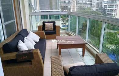 Imagem: O apartamento possui 2 Dormitórios, 3 Banheiros, 2 Vagas na