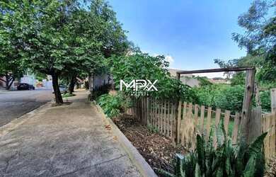 Imagem: O terreno possui 360m² de Área e está localizado em Loteamento