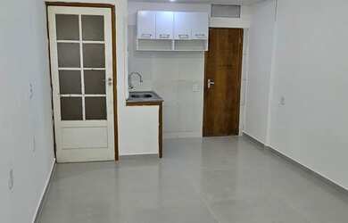 Imagem: O apartamento possui 1 Dormitório, 1 Banheiro, 50m² de Área