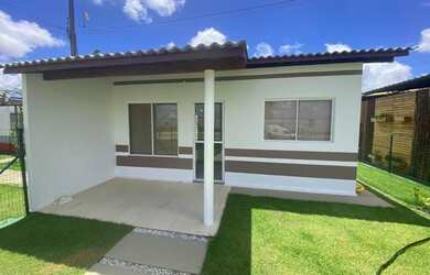 Imagem: A casa possui 2 Dormitórios, 1 Banheiro, 1 Vaga na garagem