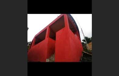 Imagem: A casa possui 1 Dormitório, 1 Banheiro, 350m² de Área e