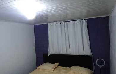 Imagem: A casa possui 1 Dormitório, 1 Banheiro, 2 Vagas na garagem