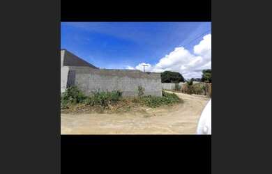 Imagem: O terreno possui 121m² de Área e está localizado em Porto