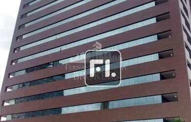 Imagem: O depósito possui 5 Vagas na garagem e 1077m² de Área e está