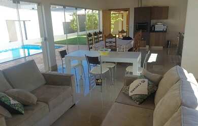 Imagem: A casa em condomínio possui 3 Dormitórios, 5 Banheiros, 5