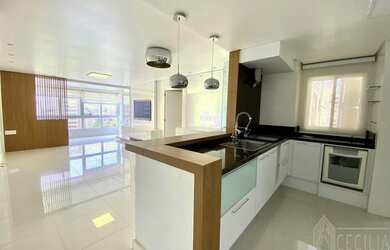 Imagem: O apartamento possui 3 Dormitórios, 2 Banheiros, 2 Vagas na