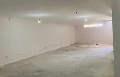 Imagem: O depósito possui 130m² de Área e está localizado em Centro