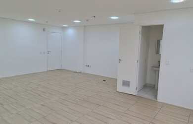 Imagem: O depósito possui 1 Vaga na garagem e 57m² de Área e está