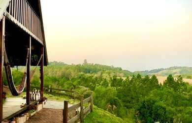 Imagem: A chácara possui 2.250m² de Área, Vista para o mar e está