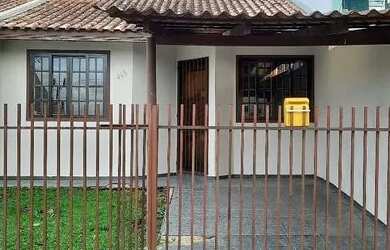 Imagem: A casa possui 2 Dormitórios, 1 Banheiro, 1 Vaga na garagem