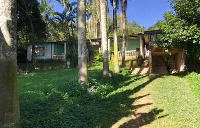 Imagem: A fazenda possui 1000m² de Área e está localizado em Água