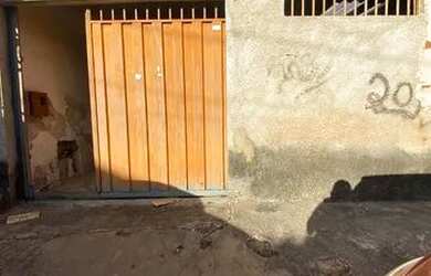 Imagem: A casa possui 2 Dormitórios, 1 Vaga na garagem, 70m² de Área