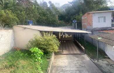 Imagem: A casa possui 2 Dormitórios, 1 Banheiro, 1 Vaga na garagem