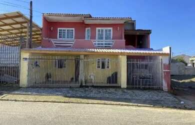 Imagem: A casa possui 2 Dormitórios, 1 Banheiro, 1 Vaga na garagem