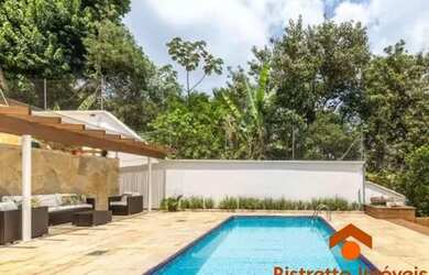 Imagem: A casa em condomínio possui 3 Dormitórios, 5 Banheiros, 370m²