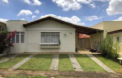 Imagem: A casa em condomínio possui 2 Dormitórios, 4 Banheiros, 3