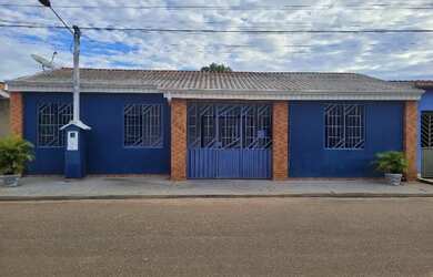 Imagem 1: Vende-se casa-zona sul. Varanda, 2 Vagas na garageme4 Dormitórios