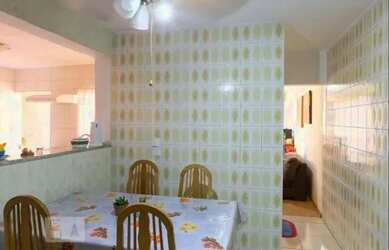 Imagem: A casa possui 3 Dormitórios, 2 Banheiros, 60m² de Área e