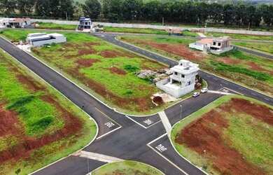 Imagem: O terreno possui 287m² de Área e está localizado em Cravinhos