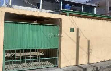 Imagem: A casa possui 2 Dormitórios, 2 Banheiros, 1 Vaga na garagem