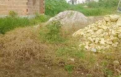 Imagem 4: Vende-se este terreno. 