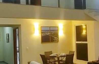 Imagem: A casa em condomínio possui 5 Dormitórios, 4 Banheiros, 5