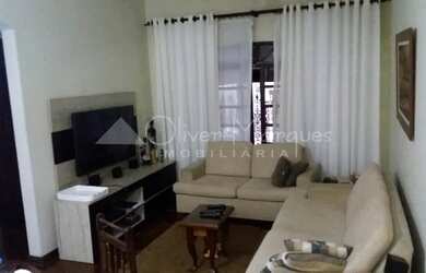 Imagem: A casa possui 4 Dormitórios, 4 Banheiros, 2 Vagas na garagem