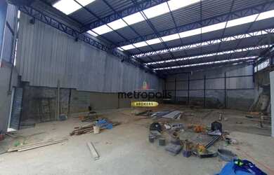 Imagem: O depósito possui 1 Vaga na garagem, 500m² de Área e Imóvel