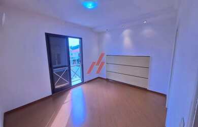 Imagem 2: Excelente oportunidade de locação: Casa em condomínio de luxo com 2 quartos, 1 suíte, 3 sa