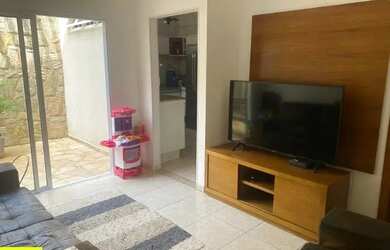 Imagem: A casa possui 4 Dormitórios, 5 Banheiros, 5 Vagas na garagem