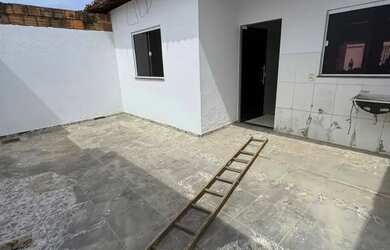 Imagem: A casa possui 2 Dormitórios, 2 Banheiros, 1 Vaga na garagem