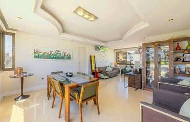 Imagem: O apartamento possui 3 Dormitórios, 5 Banheiros, 2 Vagas na