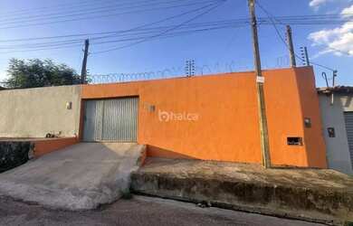 Imagem: A casa possui 2 Dormitórios, 1 Banheiro, 1 Vaga na garagem