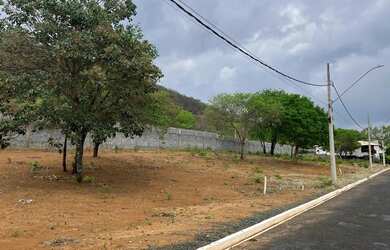 Imagem: O terreno possui 430m² de Área e está localizado em Ibituruna